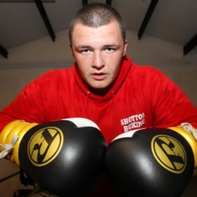 Charlie-Foster-boxer-Chester-England-traumatic-vision-loss-Center-for-Vision-Restoration-Berlin-Germany-9-400x400